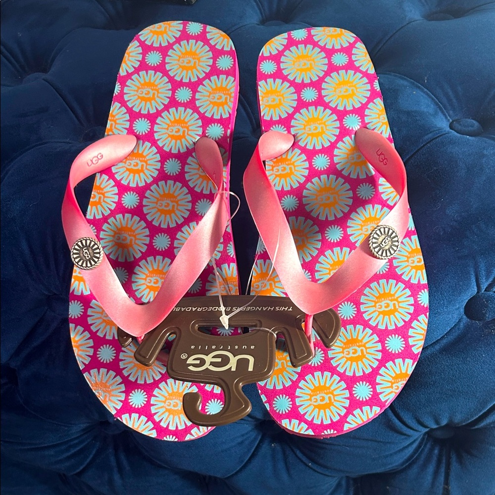 NWT UGG Floral Flip Flops, Sz 6